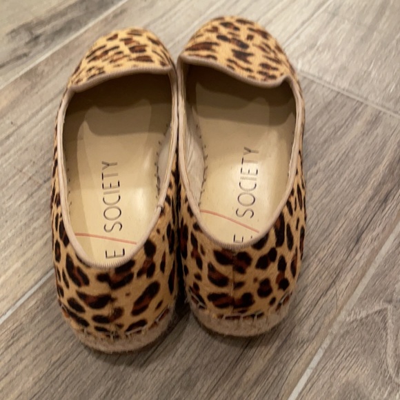 Sole Society leopard slip on espadrilles. Side 7 - Picture 7 of 8